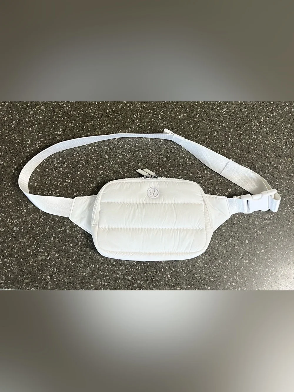 Lululemon Everywhere Wunder Puff Belt Bag Activewear Casual Gym Travel 1L